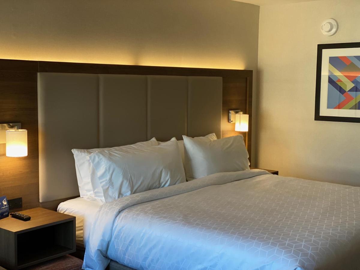 Holiday Inn Express & Suites Chatsworth By Ihg Лос-Анджелес Екстер'єр фото